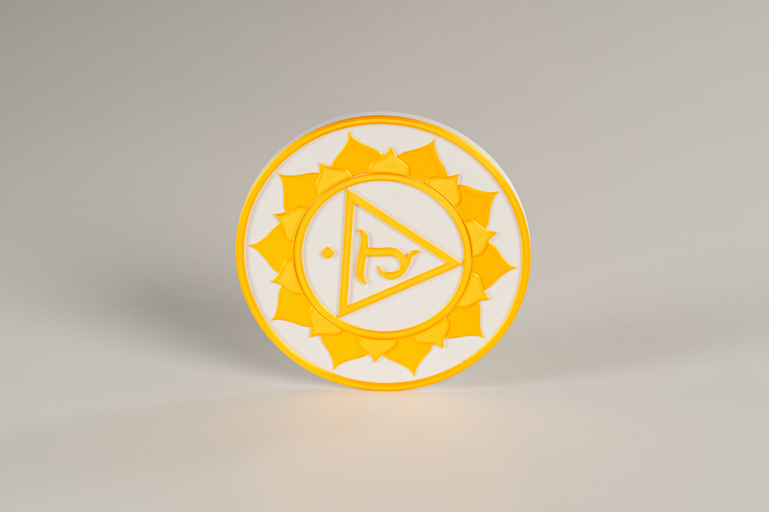 Solarplexuschakra auf der Zentari Resonanzmatte zur Förderung von innerer Ruhe und Stabilität